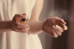 Eau de Parfum am Handgelenk