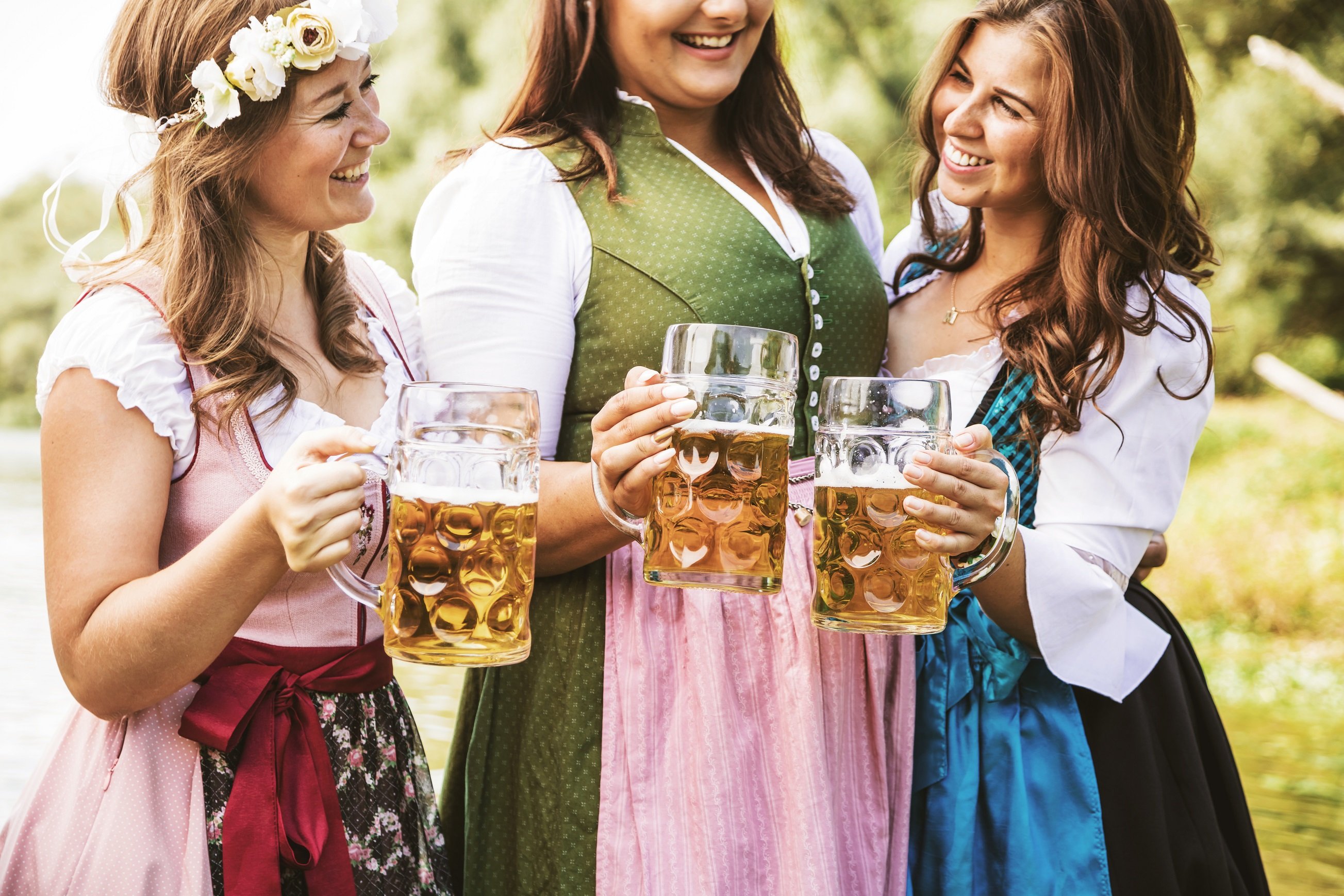 Dirndl Frisuren Traditionelle Und Freche Looks Fur Alle Haarlangen