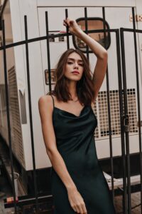 schwarzes-slip-dress