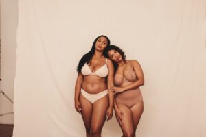 zwei-frauen-body-positive