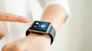 smartwatch am handgelenk richtig tragen