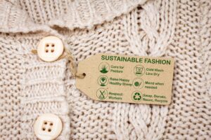 label fuer nachhaltige kleidung auf wollpullover